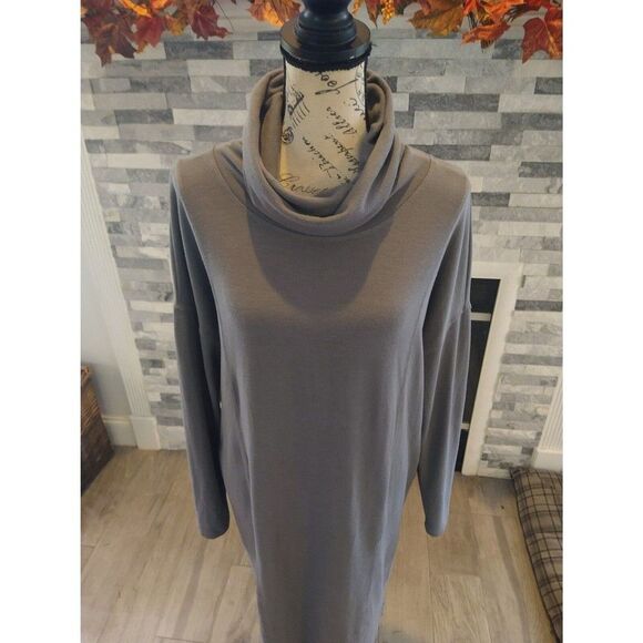 CABI  gray small turtle neck long sleeve dress - Picture 2 of 9